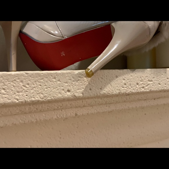 These look alike boots are very cute in size 7 - Picture 4 of 5